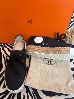 Hermès Black Canvas Rosa Espadrille Lace-Up Sneakers. Logo design. 35.5